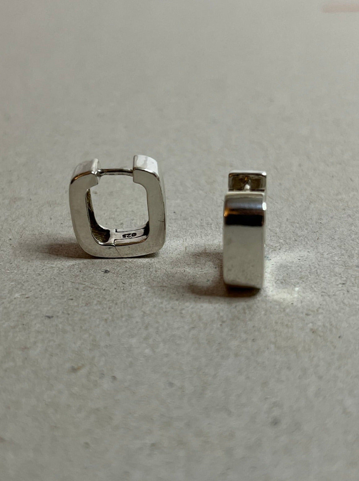 SMALL SQUARED HOOPS